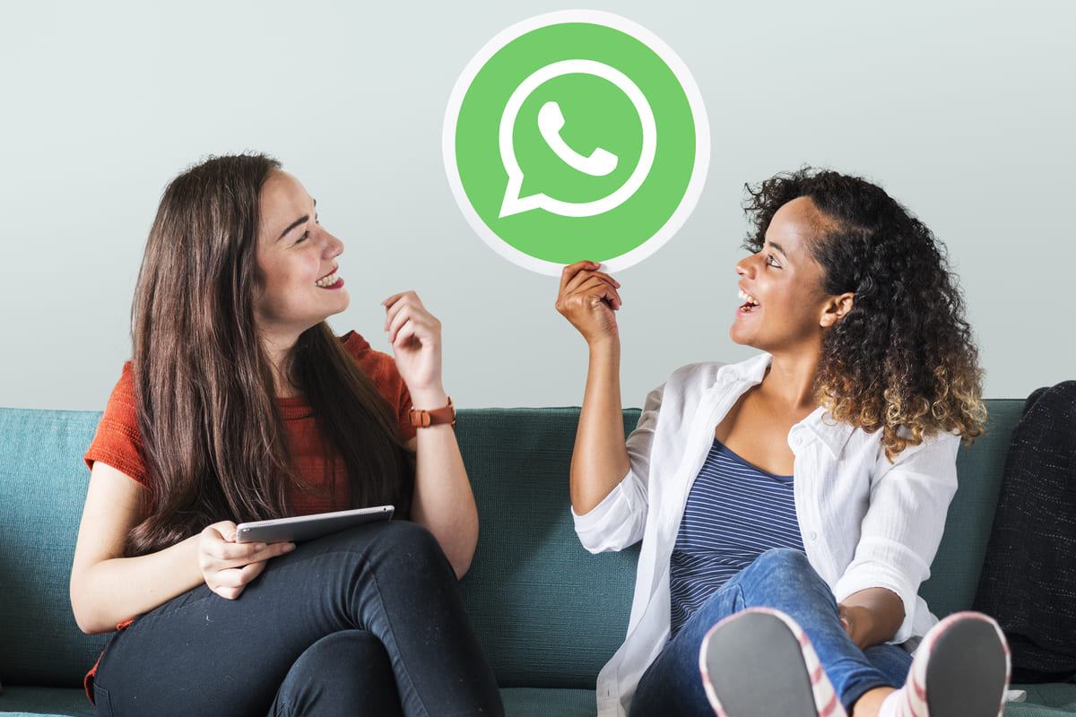 Como a consultoria de marketing digital pode ajudar a empresa a utilizar o WhatsApp Business para se comunicar com os clientes